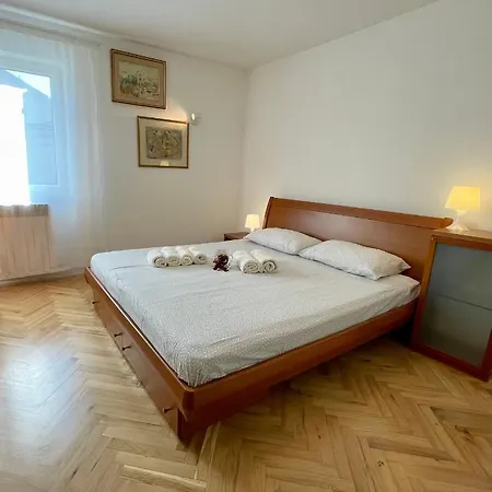 Matacin With Sea View Апартаменти *