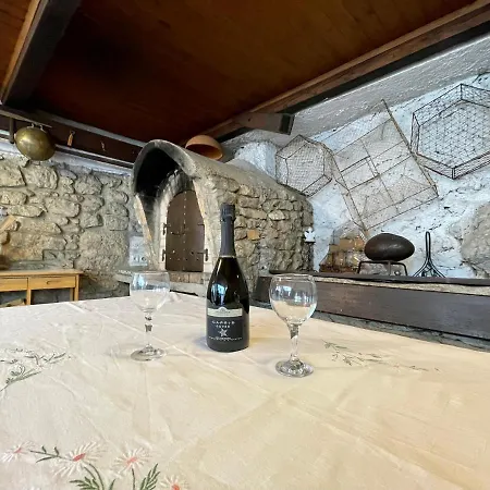 Matacin With Sea View Апартаменти