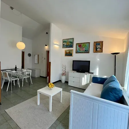 Matacin With Sea View Apartman *