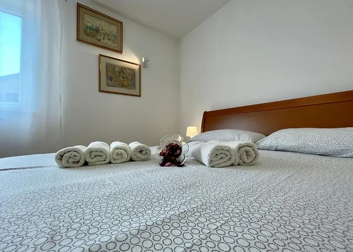 Matacin With Sea View Апартаменты